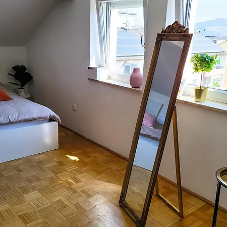 Апартаменты Dg L- 40m2 2-zimmer 15 Min Von Salzburg Entfernt